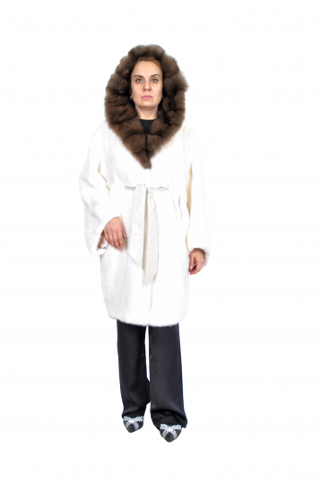 Шуба из норки Балон цвета Жемчуг с капюшоном-куница